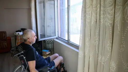 Antalya'da Koltukta Uyuyakaldı, Bir Gecede Omurilik Felci Oldu