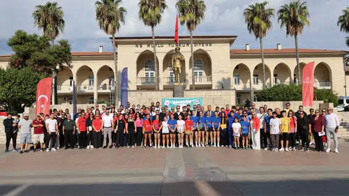 Mersin'de Amatör Spor Haftası Çelenk Sunma Töreniyle Başladı