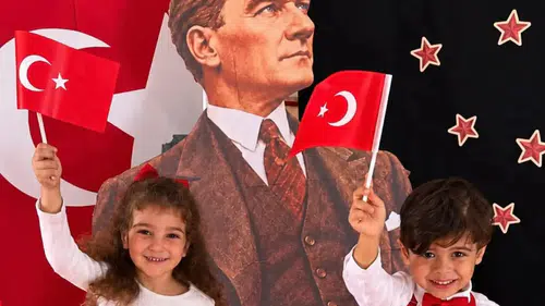 Minik Yüreklerde Cumhuriyet Coşkusu