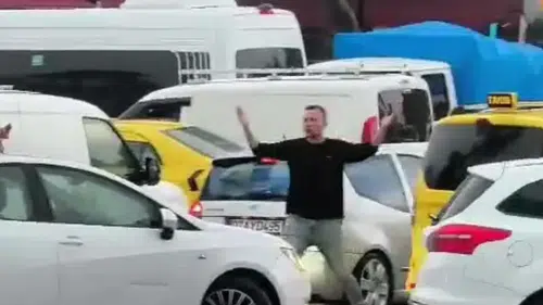 Antalya'da Trafik Kilitledi: Vatandaşlar Görev Başına Geçti