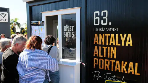 Altın Portakal Biletlerine Yoğun İlgi! Gişelerde Kuyruk Oluştu