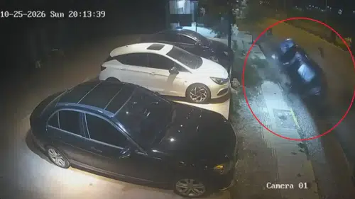 Hatay'da Kontrolden Çıkan Otomobil Park Halindeki Araca Çarptı