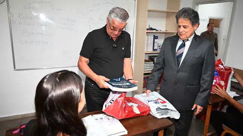 Kemer Belediyesi'nden Eğitime Tam Destek: Ücretsiz Kitaplar Dağıtıldı!