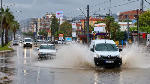 Antalya Dahil Üç İle Sel Desteği: 40 Milyon TL Ödenek Gönderildi