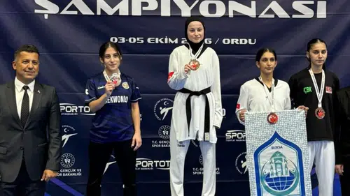 Mersinli Sporcu Ayşe Orhan'dan Türkiye İkinciliği: Gümüş Madalya ile Döndü
