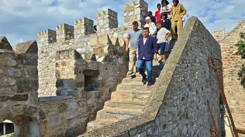 Alanyalı Öğrenciler Marmaris Kalesi'ni Kaymakam Rehberliğinde Keşfetti