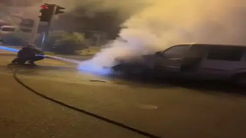 Reyhanlı'da Seyir Halindeki Hafif Ticari Araç Yandı