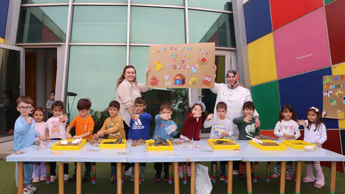 Döşemealtı'nda Minik Kalplerden Can Dostlara Sevgi Eli