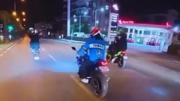 Alanya Çevre Yolunda Tek Teker Dehşeti: Motosikletliler Yola Savruldu