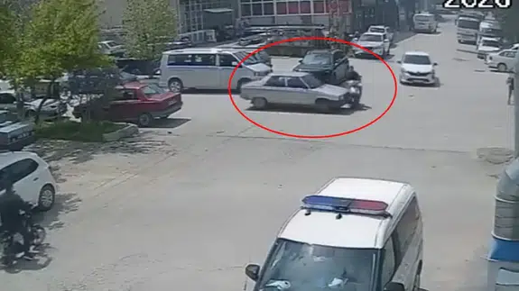 Burdur'da Sanayi Sitesinde Korkutan Çarpışma Kamerada