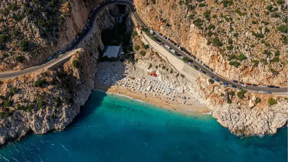 Avrupa'nın İlk 10 Plajı Arasındaki Kaputaş'ta Yaz Sezonu Açıldı