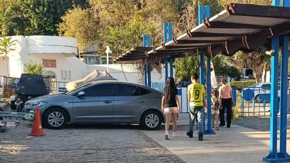 15 Yaşındaki Çocuk Falez Açıklarında Mahsur Kaldı! Deniz Polisi Kurtardı