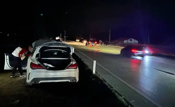 Isparta Sevinçbey Mevkiinde Araçlar Birbirine Girdi