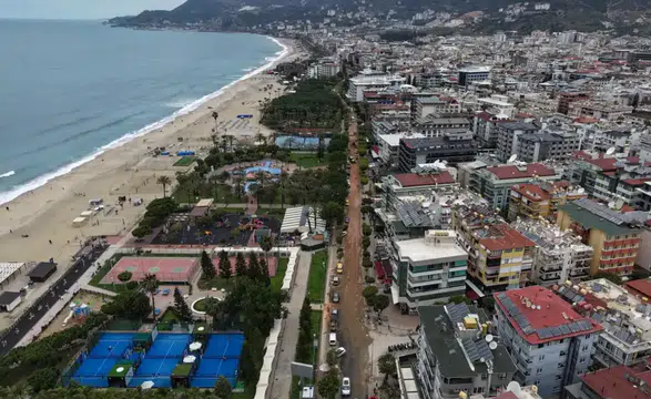 Alanya’da Atatürk Caddesi’nde Planlı İlerleme Devam Ediyor