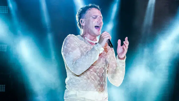 Edis'in Yeni Tarzı Hayranlarını Şoke Etti! Hayranlarından Yorum Yağdı