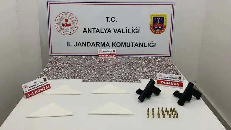 Kepez'de Çifte Uyuşturucu Operasyonu