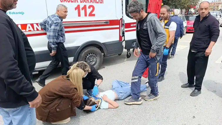 Manavgat’ta Yaya Geçinde Kaza: Kendi Acısını Unuttu, Kızına Koştu