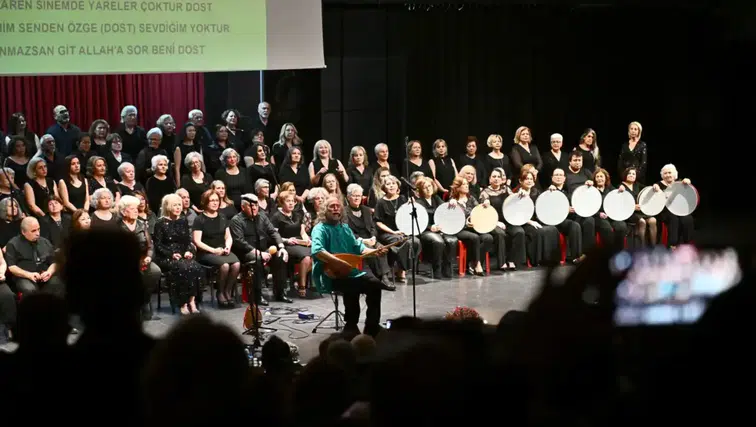 Muratpaşa’da Dev Kadro, Dev Konser: 100 Kişilik Koro Mest Etti!