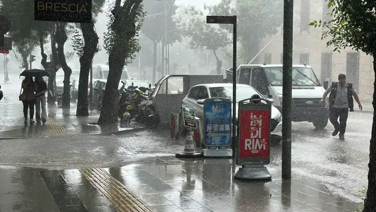 Meteoroloji Uyarmıştı: Burdur’da Sağanak Etkili Oldu