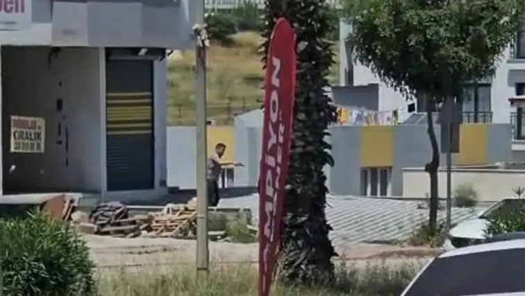 Adana'da Emekli Polis Uyuşturucu Bağımlısı Oğlunu Vurdu! O Anlar Kameraya Yansıdı