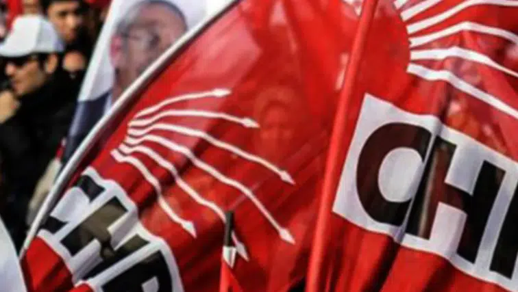 "Mutlak Butlan" Kararına Tepki: Eski CHP Kadın Kolları Safını Seçti