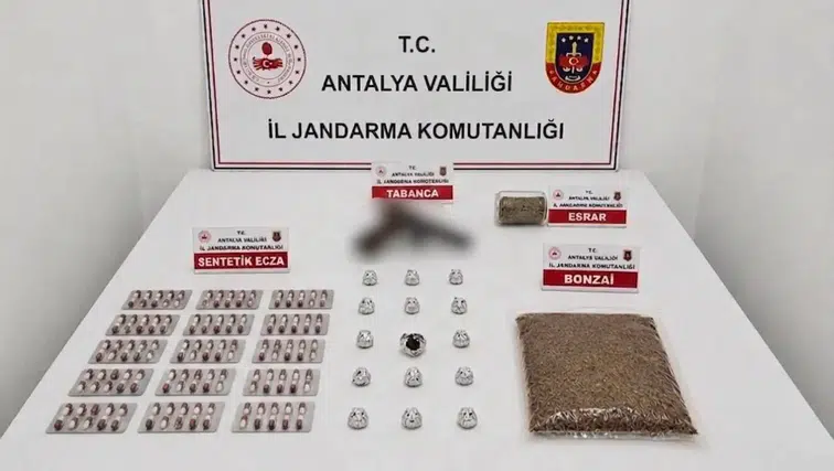 Kepez'de Narkotik Operasyonu: Uyuşturucu ve Tabanca Ele Geçirildi