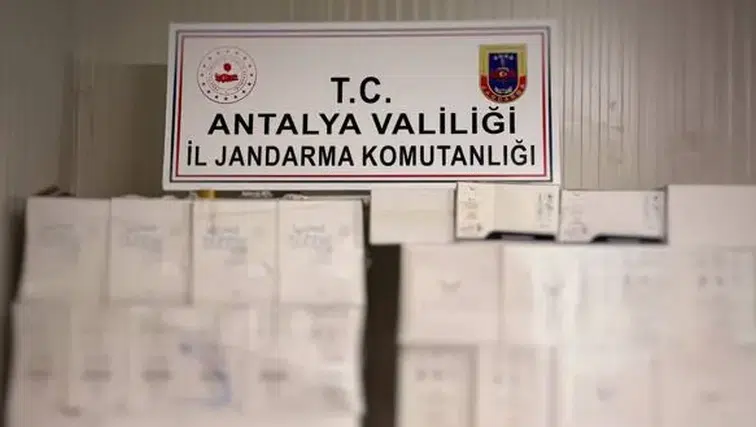 Kaçak Alkol Operasyonu: Depoda Bin Litre Sahte Alkol Ele Geçirildi!