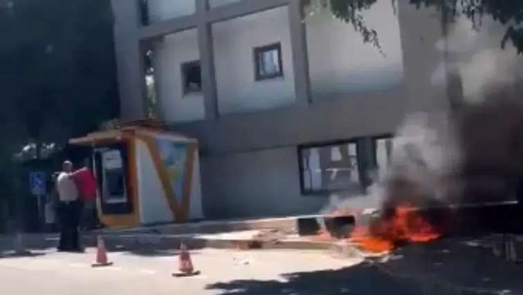 839 Bin TL'lik Gürültü Cezasına Tepki! Ses Sistemini Ateşe Verdi