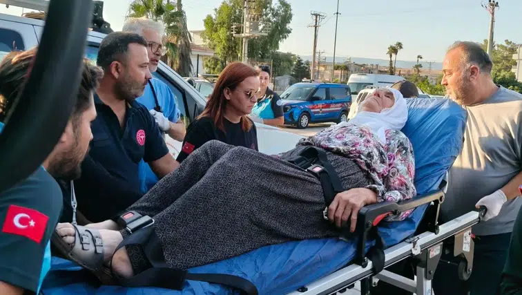 Girne'deki Feribot Kazası Sonrası Taşucu Limanı'nda Torununu Bekleyen Yaşlı Kadın Fenalaştı!