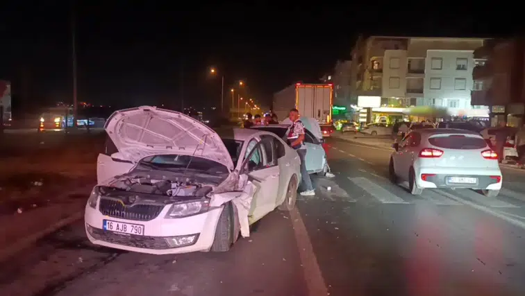 Manavgat Ilıca-Kumköy Kavşağında Kavşaktaki Dikkatsizlik Hastanede Bitti