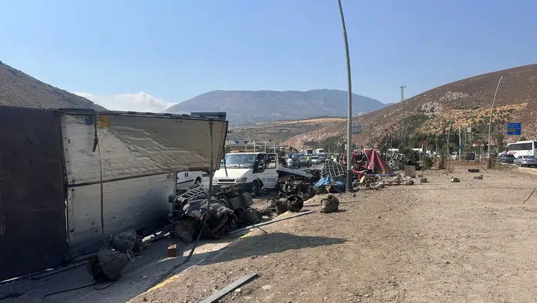 Hatay'da Freni Patlayan Tır Otomobile Çarptı: Ortalık Savaş Alanına Döndü