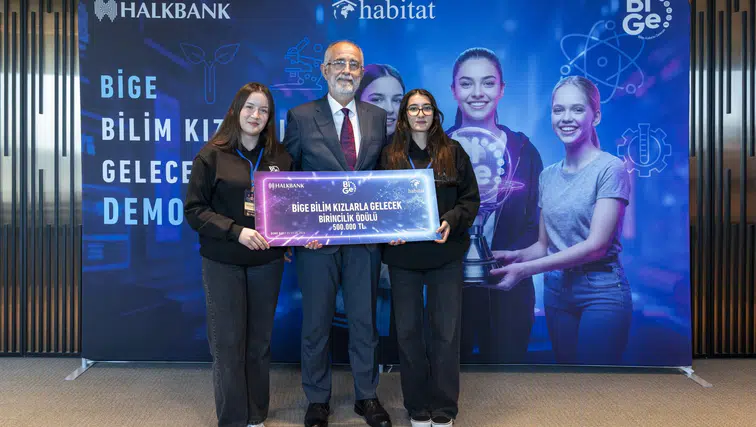 Mersinli Liselilerden Büyük Başarı! Moonlight Türkiye Birincisi Oldu!