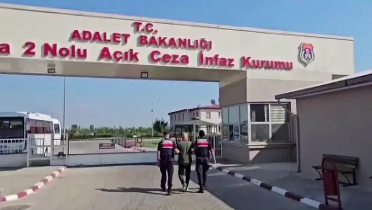 Adana'da Kesinleşmiş Hapis Cezası Olan 4 Firari Hükümlü Yakalandı