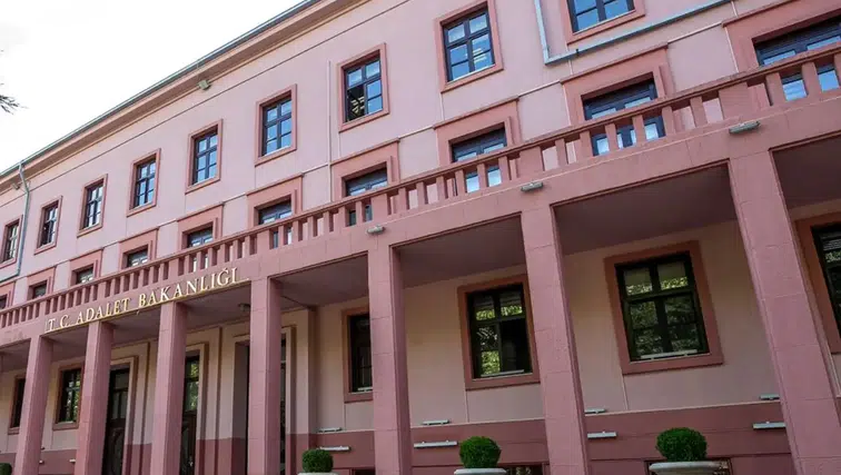 Adliyelerde Dijital Ortam Güvenliği ve Dezenformasyonla Mücadele Büroları Kuruluyor