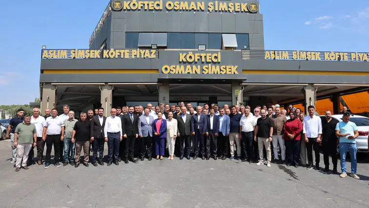 Eski Dışişleri Bakanı Çavuşoğlu ve Vekillerden Aksu Çıkarması