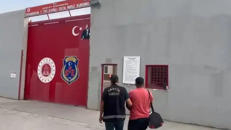 Hatay Dörtyol'da Firari Hükümlüler Yakalandı: 2 Kişi Tutuklandı