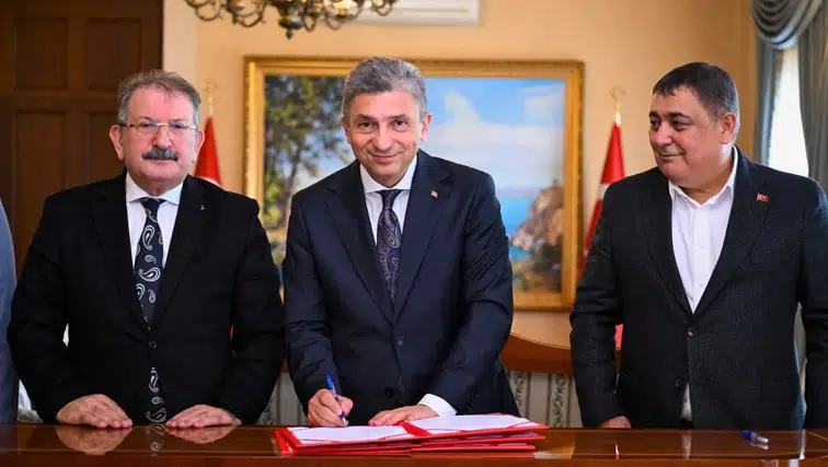 Aksu Çalkaya'ya Yeni Sağlık Kompleksi: İmzalar Atıldı