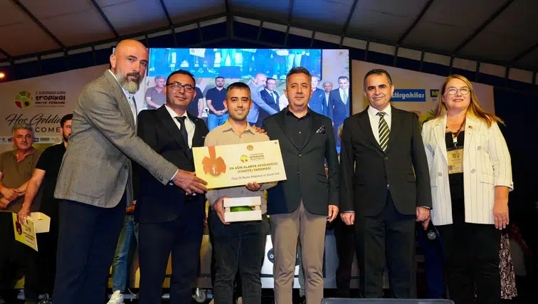 Alanya'da En Ağır Avokado 679 Gramla Birinci Seçildi