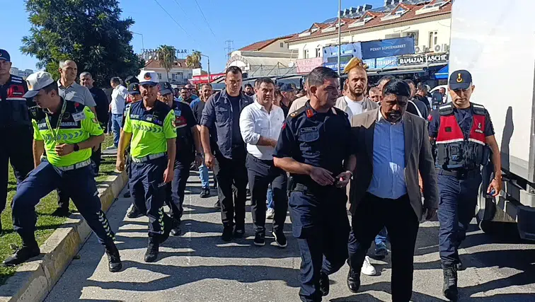 Evrenseki'de Esnaf Eylemi: Taklit Ürün İşlemi Yolu Kapattırdı