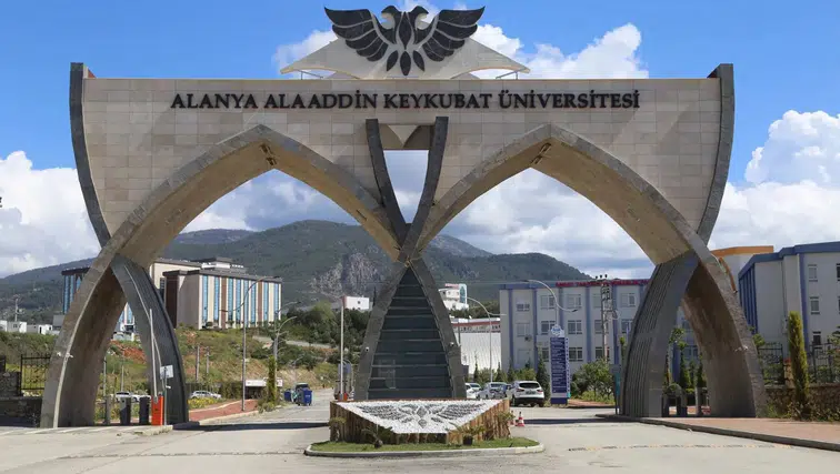 ALKÜ'nün Lisansüstü Program Sayısı 85'e Yükseldi