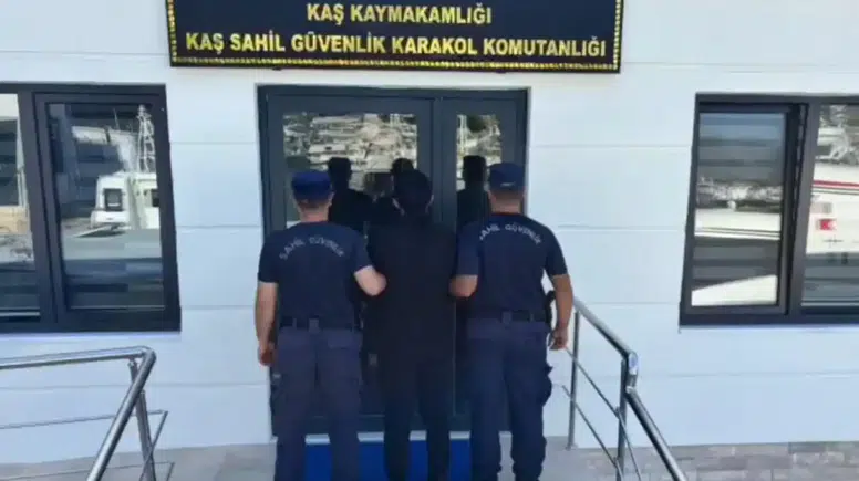 35 Yıl Hapis Cezası Olan Şahıs Yunanistan’a Yüzerek Kaçmak İstedi! Kaş'ta Yakalandı