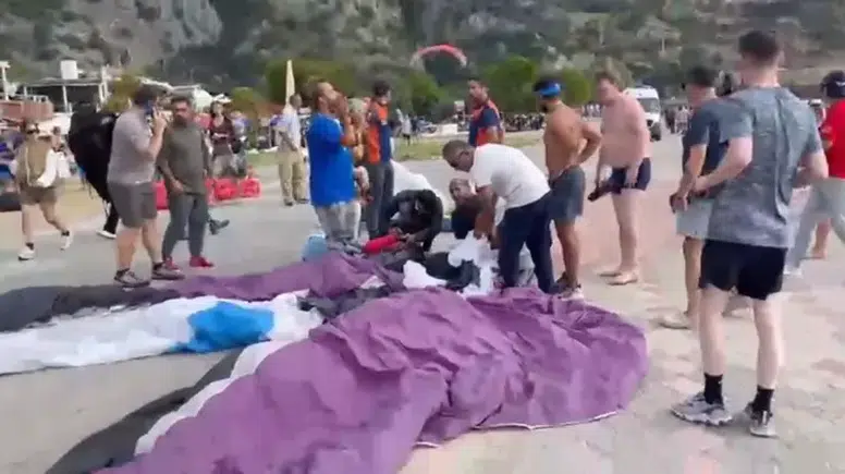 Fethiye’de korku dolu anlar! Yamaç paraşütleri havada çarpıştı, 3 kişi yaralandı