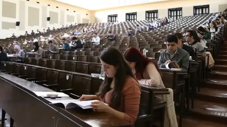 Milyonlarca Üniversite Adayının Beklediği Takvim Yayınlandı! YKS Tarihi Belli Oldu