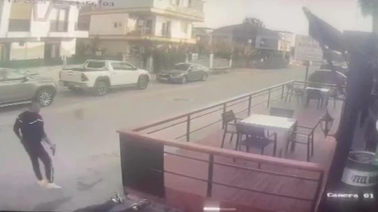 “Barışalım” diye çağırdı, 22 kurşunla öldürdü! Cinayet anı kamerada