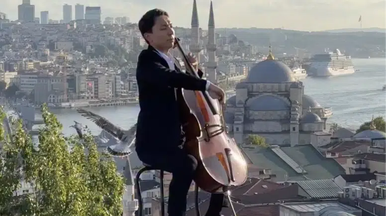Bagjan Oktyabr’dan İstanbul’da Büyüleyen Performans