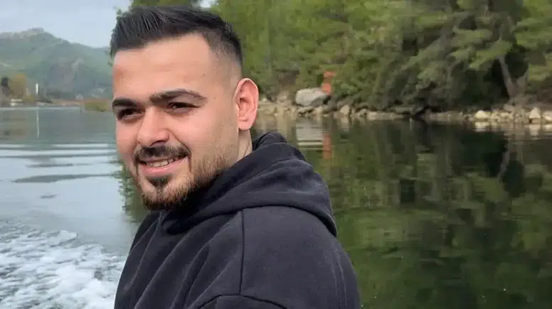 Arkadaşının Saçmalarıyla Son Nefesini Verdi