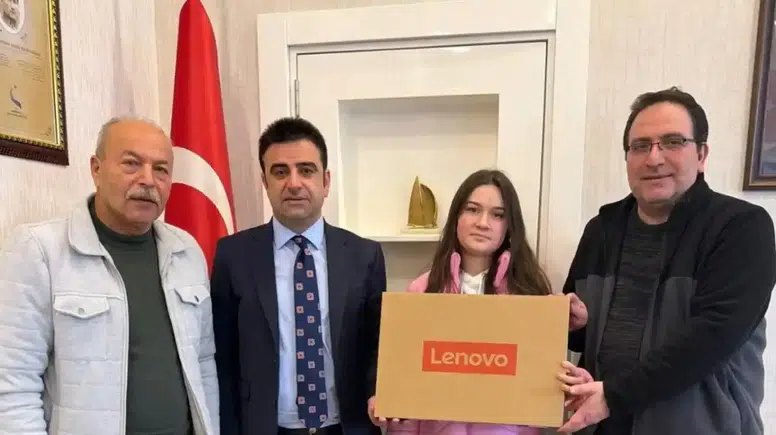 Evi Yanan Ayşe’ye Sınav Öncesi Destek