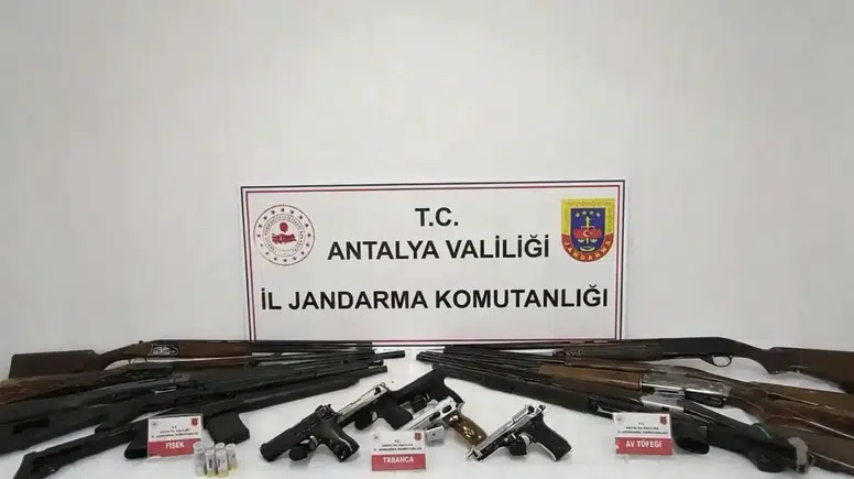 Gazipaşa’da Silah Operasyonu: 8 Şüpheli Yakalandı