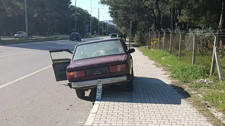 Döşemealtı'nda Kaza Yapan Araçtan Zehir Çıktı