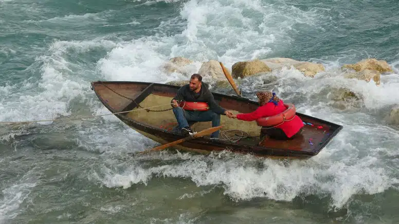 Seyhan Nehri'nde saniye saniye can pazarı! Ölümü beklerken birbirlerinin elini bırakmadılar